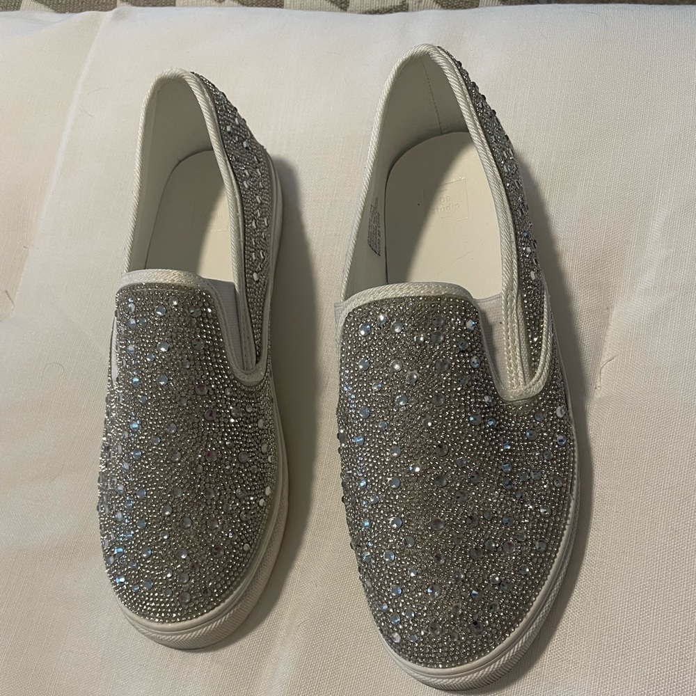 womens white slip on tennis shoes